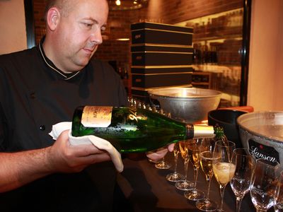 Lanson Tasting im EDEKA Zurheide Feine Kost Düsseldorf. Foto: 80 GRAD, Düsseldorf