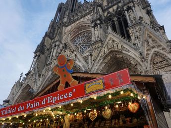 Weihnachtsmarkt an der Kathedrale Notre Dame in Reims. Foto: Champagner-club.de